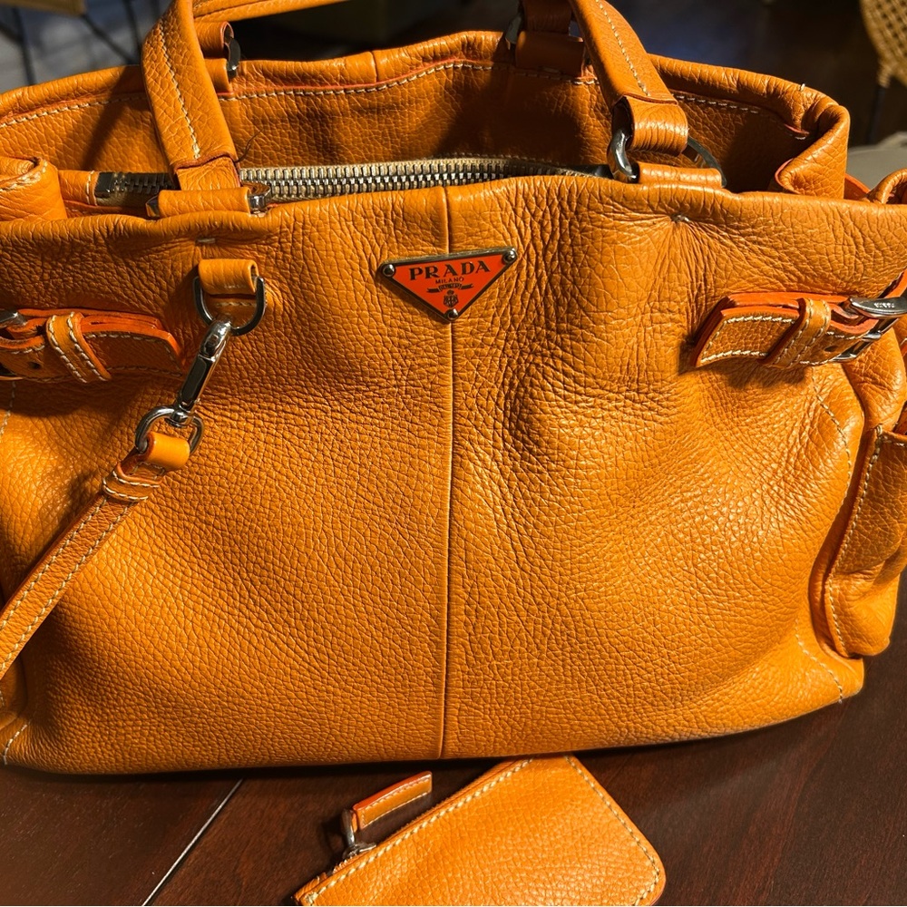 PRADA luxury leather handbag in excellent condition. Chic and stylish color.